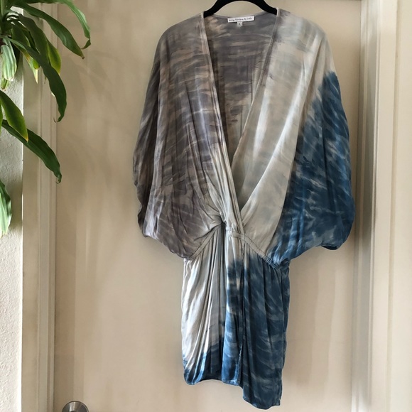 Young Fabulous & Broke Tops - Young fabulous & broke kimono sleeve tiedye tunic